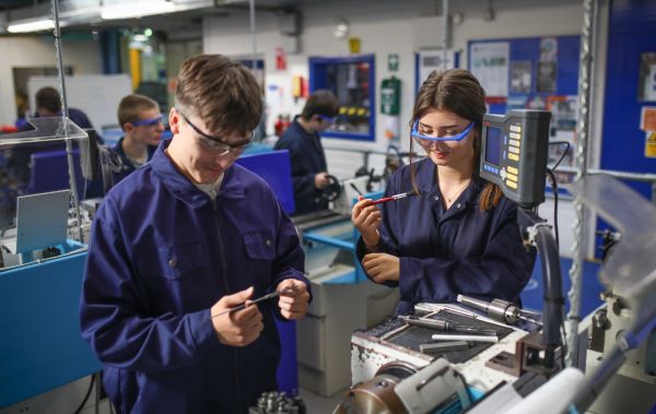 Bournemouth & Poole College introduce new engineering course