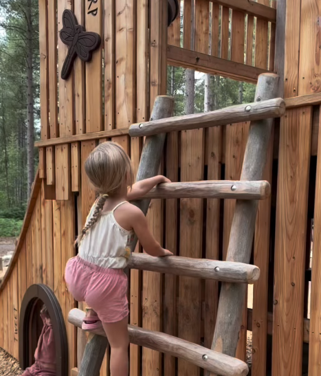 VIDEO: NEW Play Structures at Moors Valley 