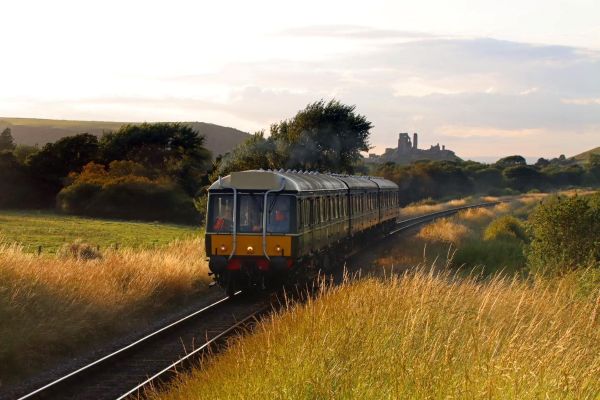 Swanage Railway: Classic Steam Train Adventures Along Dorset’s Jurassic Coast