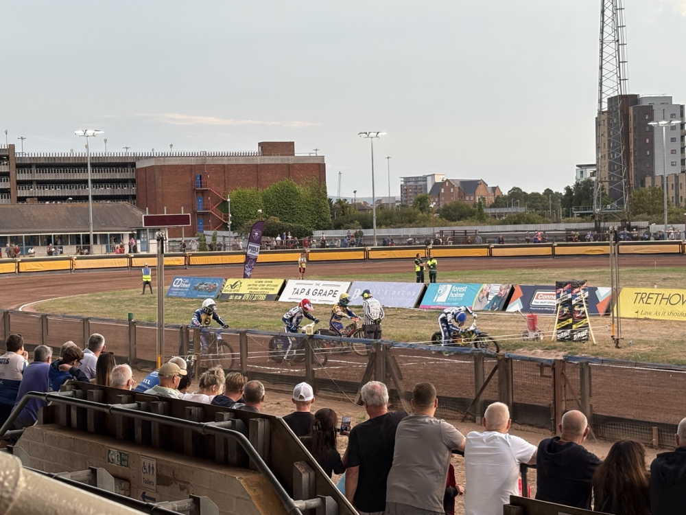 Classy Cook takes it to the max as Poole Pirates ensure SGB Championship top-spot