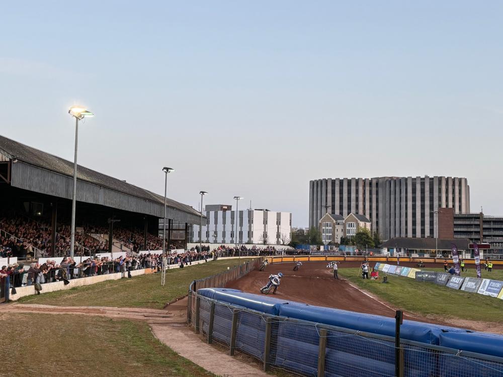 Teenage dream for Rushen as Pirates hammer Scunthorpe