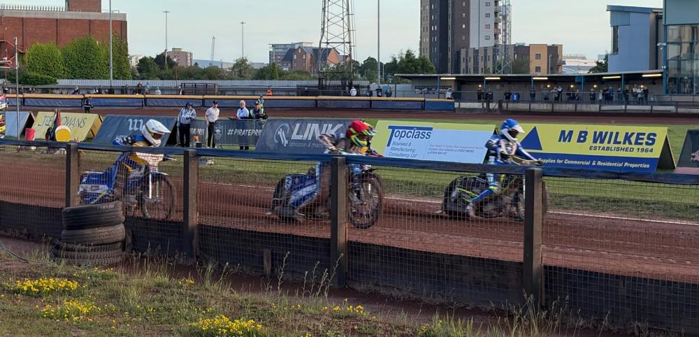 Ritchings buzzing to help Poole into Knockout Cup last four